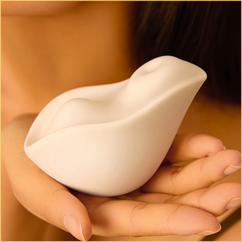OSUGA KISS Warming Dual-Tapping External Vibrator