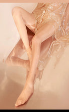 Load image into Gallery viewer, High-Density Matte Anti-Snag Crotchless Pantyhose